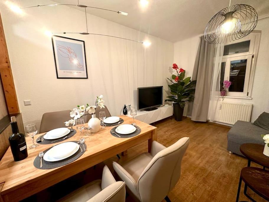 Modern Eingerichtete Wohnung Im Stadtzentrum Zittau Kostenloser Parkplatz Екстериор снимка